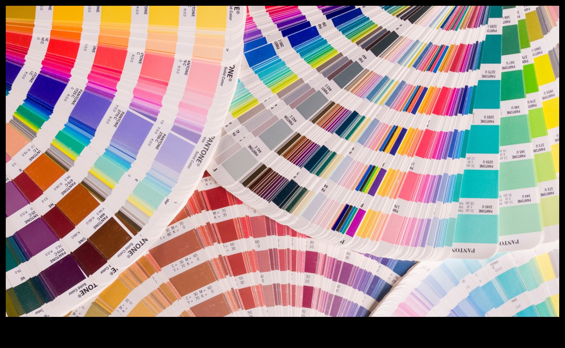 صياغة الألوان لوحة التصميم الجرافيكي كيفية اختيار الألوان المناسبة لمشروعك القادم وإنشاء تصميم جذاب بصريًا. 4 صياغة اللون: لوحة التصميم الجرافيكي