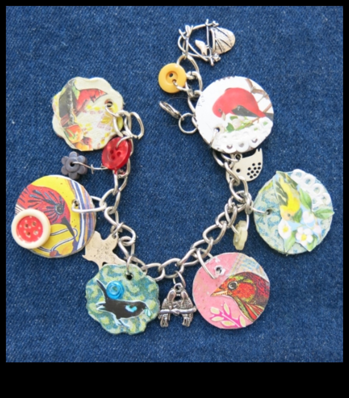 سحر المجوهرات DIY اصنع تصميماتك الفريدة 3 إكسسوارات DIY مع السحر: إنشاء كنوز مخصصة