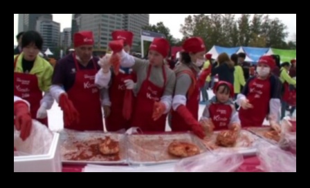 كرنفال الكيمتشي: انغمس في عالم المسرات الكورية المخمرة